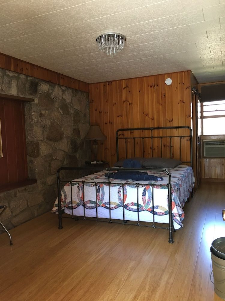Traditional Room, 1 Queen Bed, Non Smoking