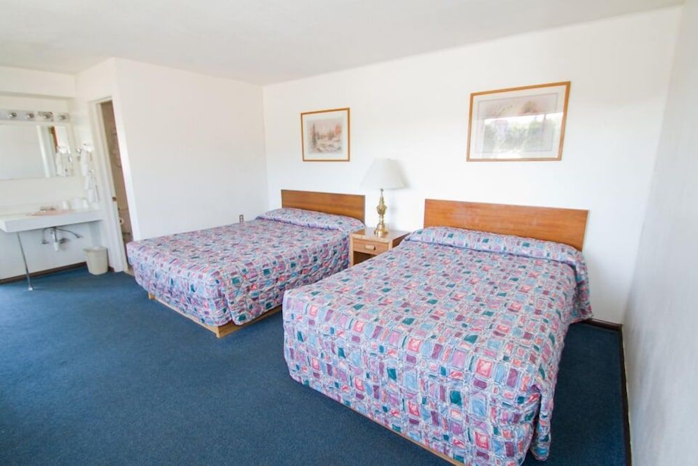 Room, 2 Queen Beds, Non Smoking