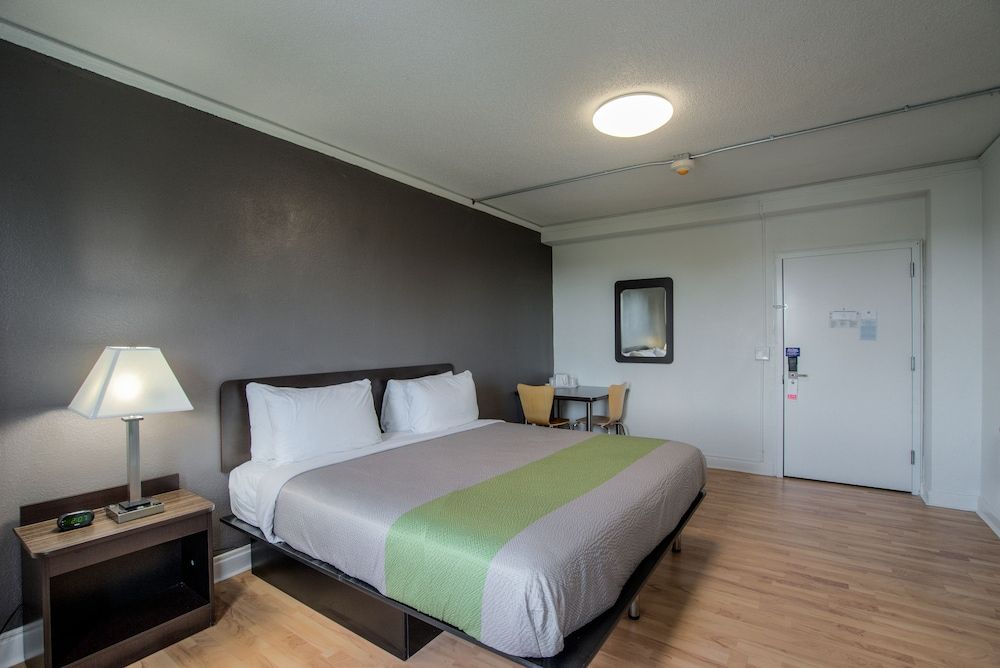 Suite, 1 King Bed, Non Smoking
