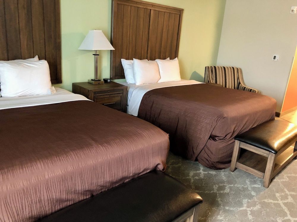 Aspen Suites Hotel Homer Deluxe Studio Suite, 2 Queen Beds, Kitchenette 4