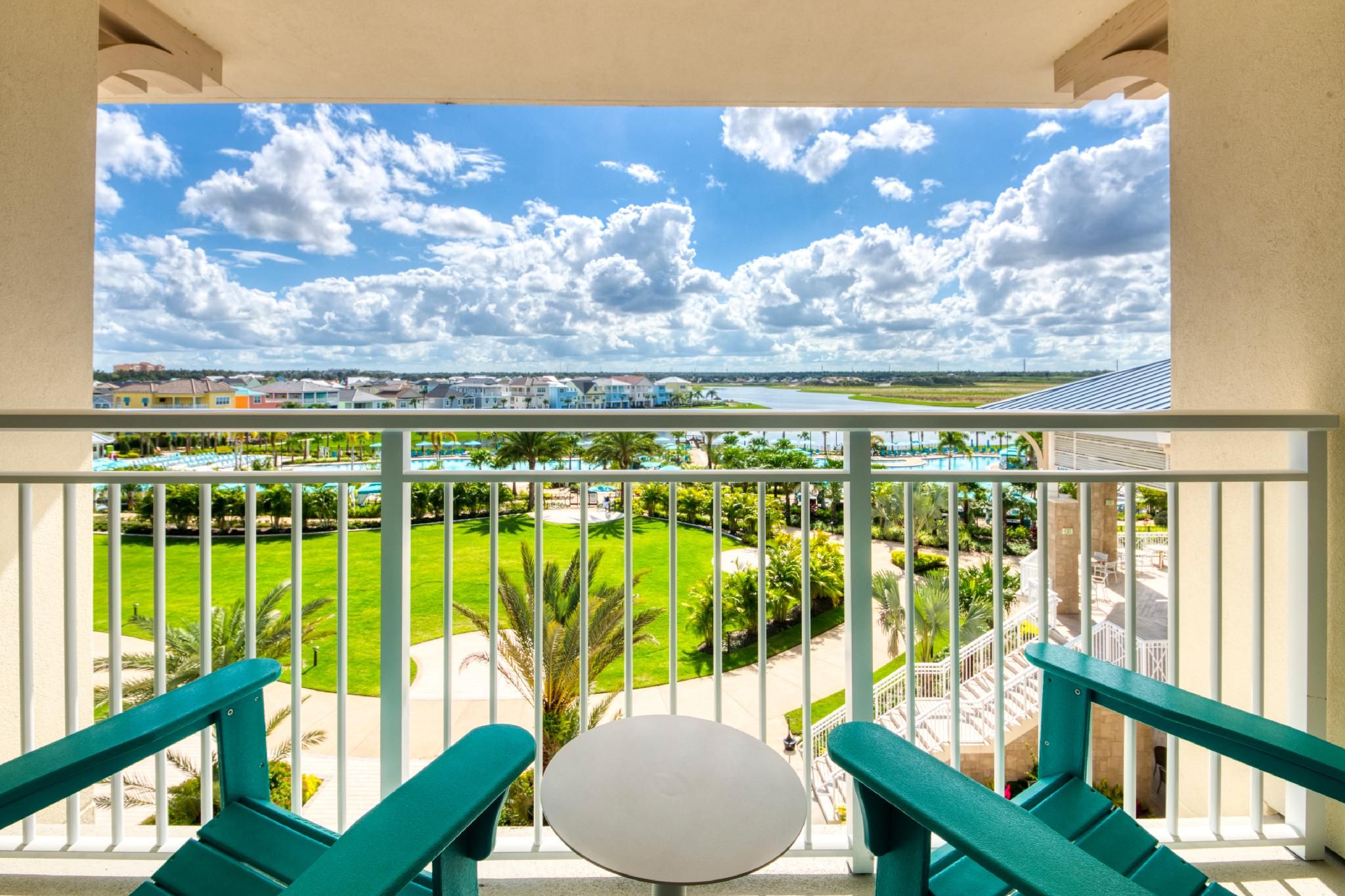 Queen Resort View Accessible
