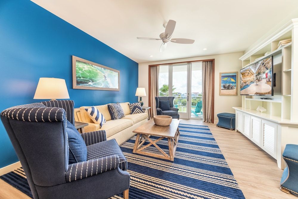 King Pool View Suite