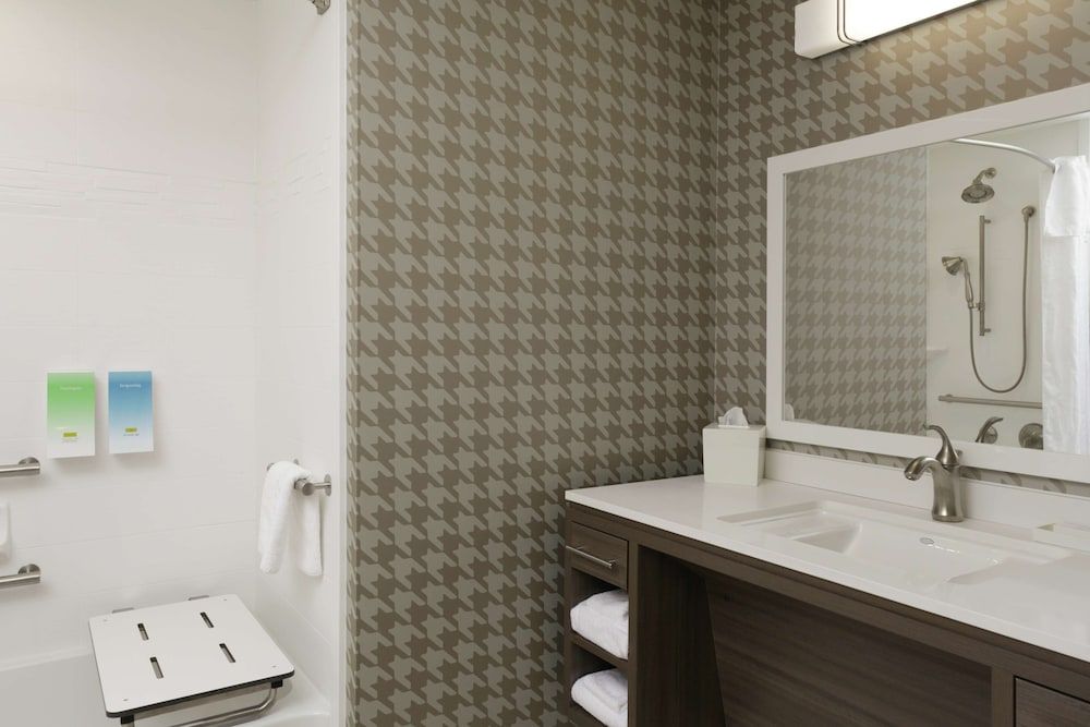 Studio Suite, 2 Queen Beds, Accessible, Bathtub