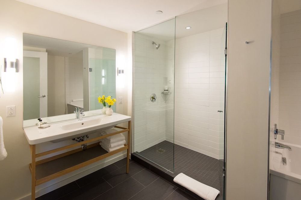 Executive Suite, 1 King Bed with Sofa bed, Kitchenette
