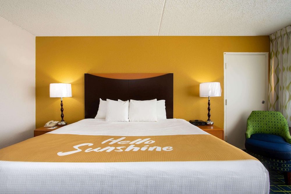 Deluxe Suite, 1 King Bed, Non Smoking
