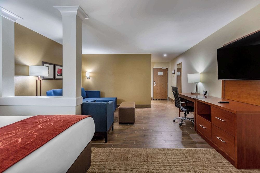 Suite, 1 King Bed, Non Smoking