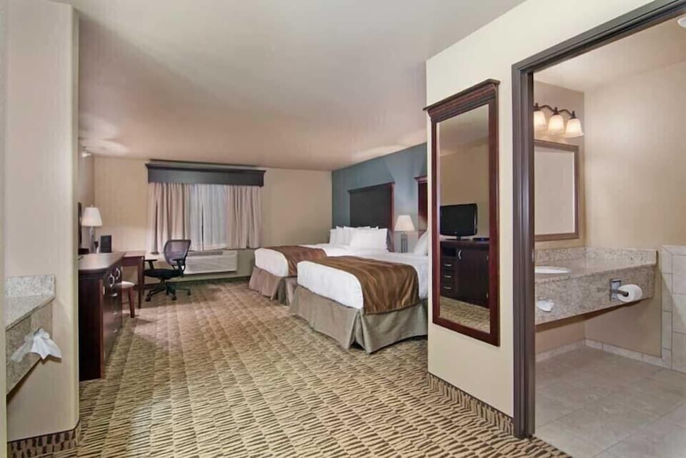 The Watford Standard Room, 2 Queen Beds (2 Queen Beds Non Smoking) 3