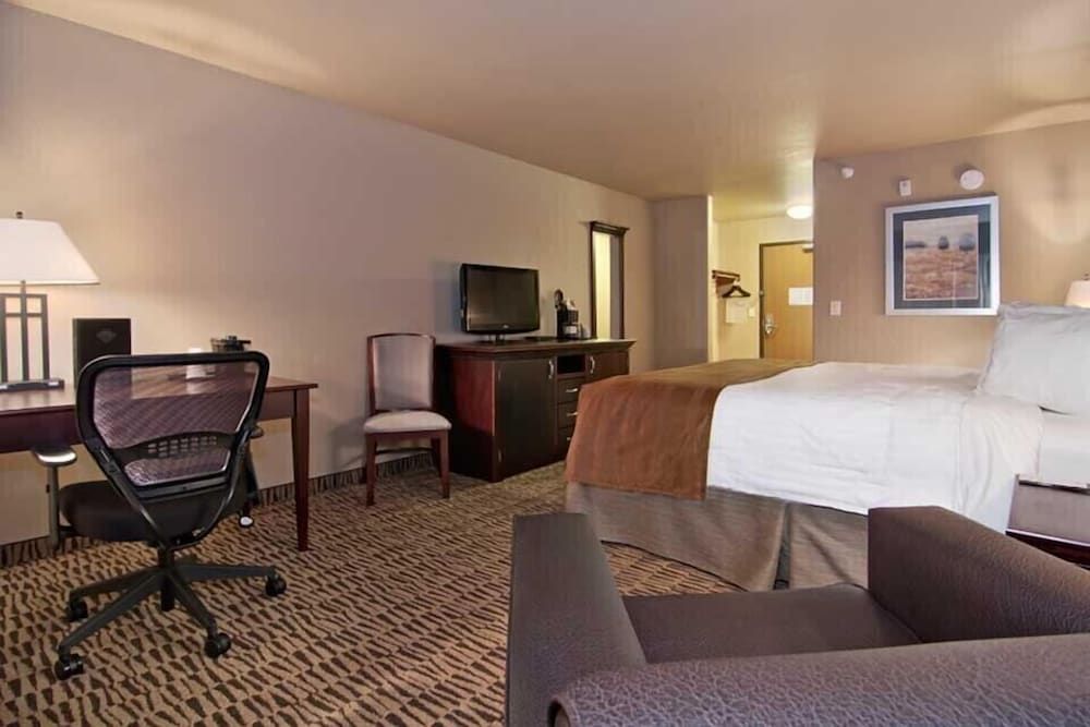 The Watford Standard Room, 1 King Bed (1 King Bed Handicap Non Smoking) 5