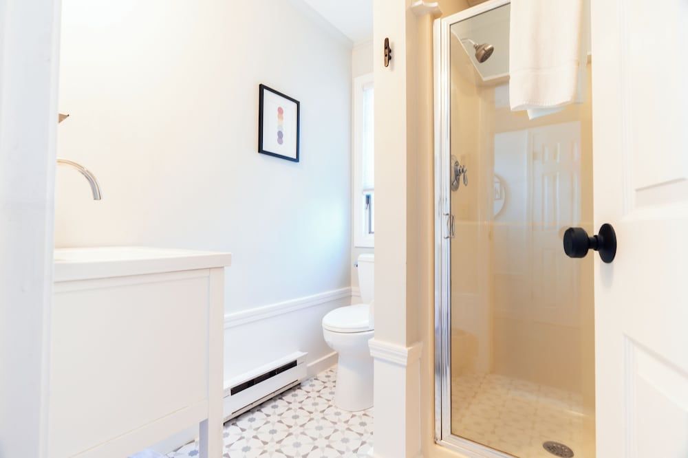 Mercury Hotel Provincetown Standard Room 4