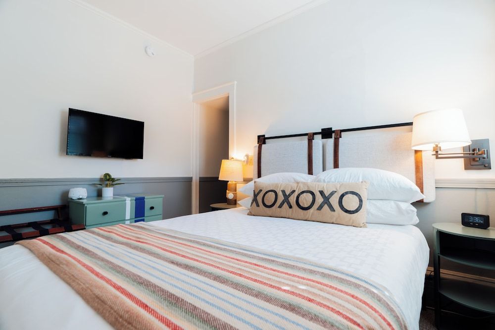 Mercury Hotel Provincetown Standard Room 3