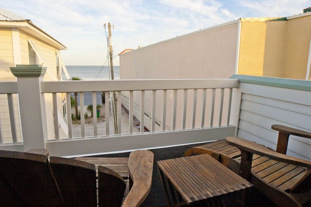 Desoto Beach Bed & Breakfast Studio Suite 5