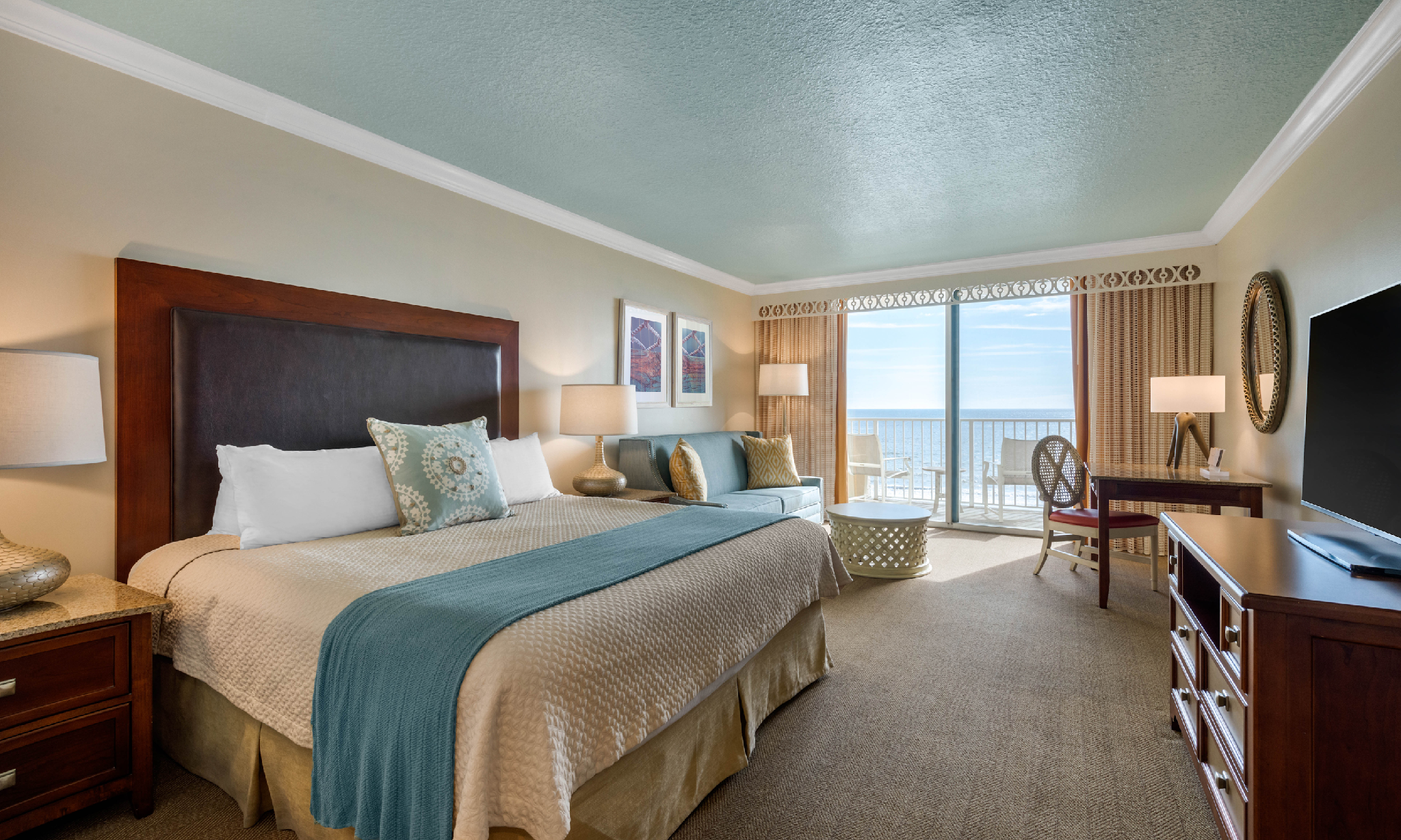 Deluxe Ocean View Room 1 King Bed - 425 sq ft