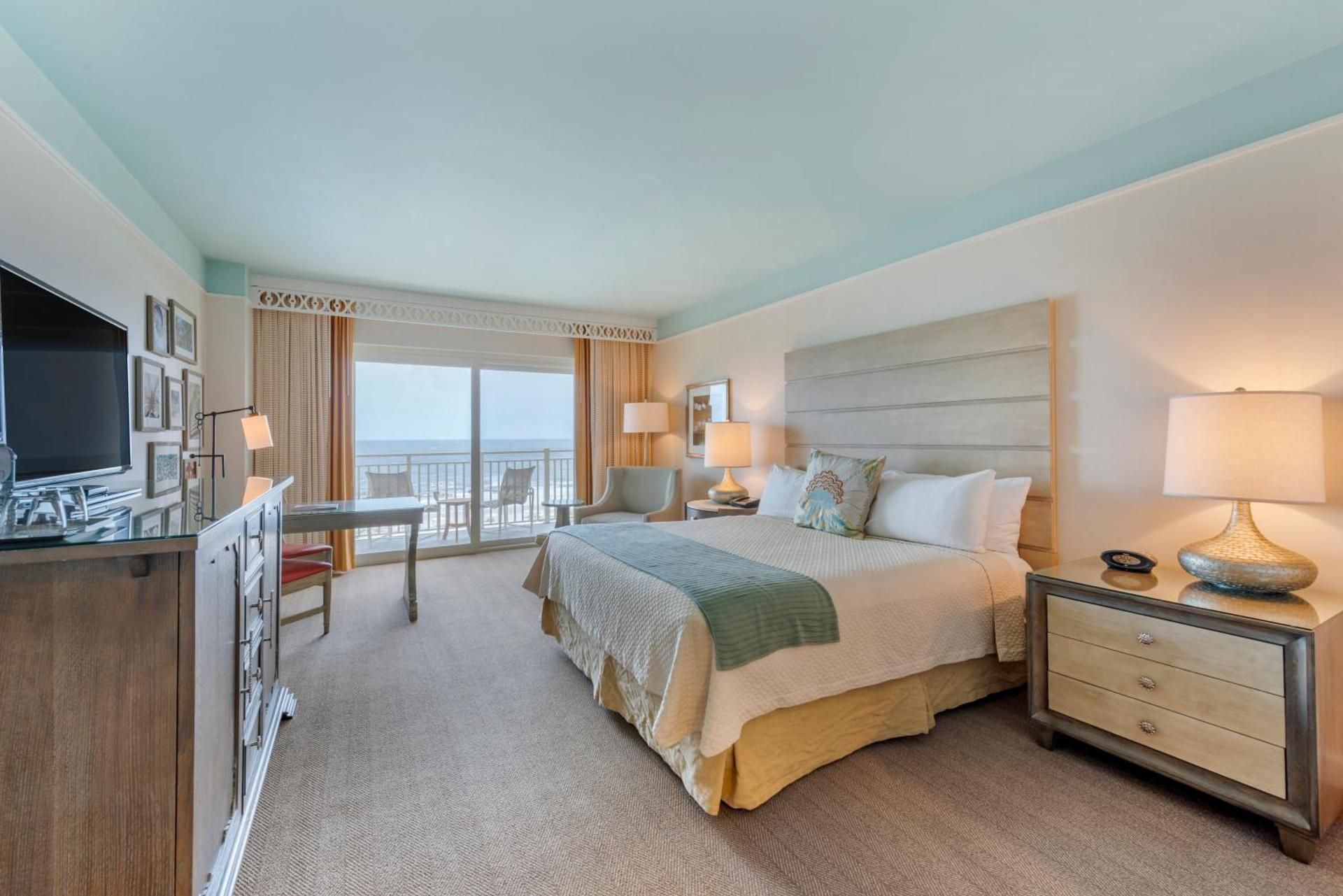 Accessible Premier Ocean View Room  1 King Bed