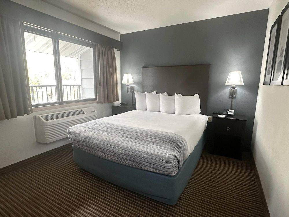 Suite, 1 Queen Bed, Non Smoking