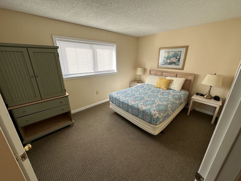 Condo, 2 Bedrooms