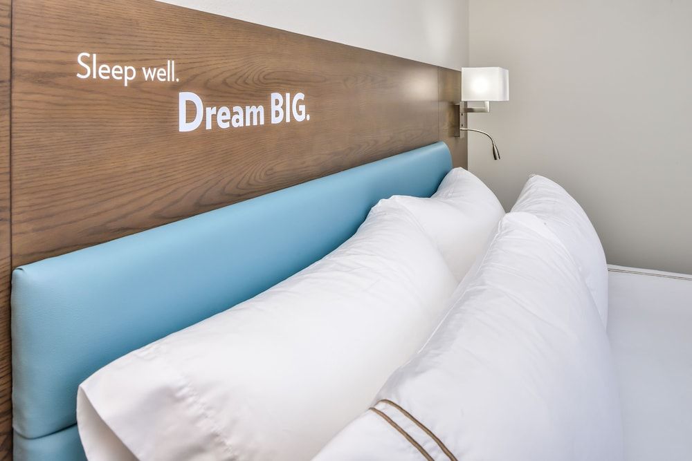 undefined EVEN Hotel Pittsburgh Downtown by IHG 7