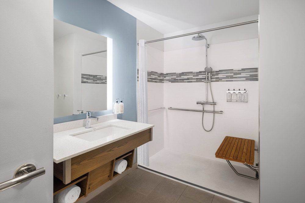 undefined EVEN Hotel Pittsburgh Downtown by IHG 10