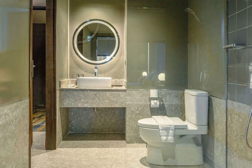 Graph Hotels Bangkok Superior Twin Room 8