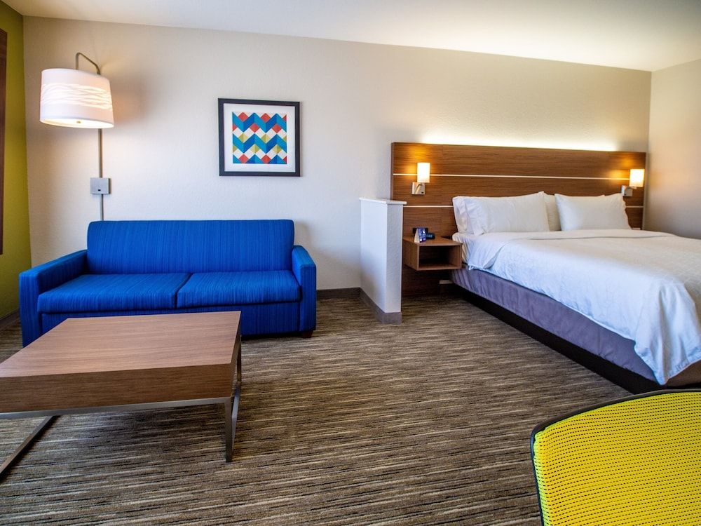 Suite, Multiple Beds (Additional Living Area)