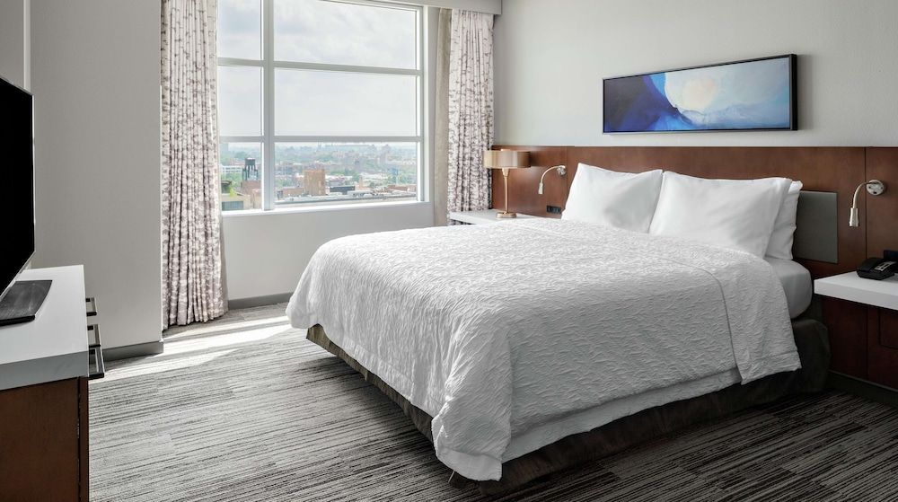Hilton Garden Inn Chicago McCormick Place Room, 1 King Bed, Accessible (Hearing) 3