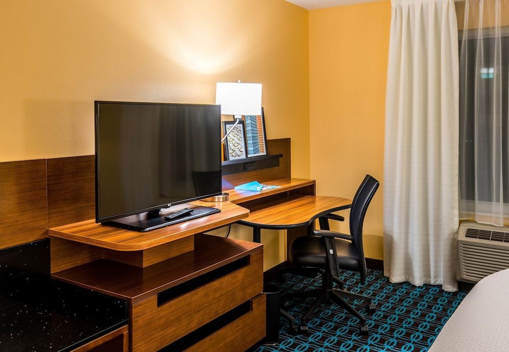 Room, 1 King Bed (Hearing Accessible)