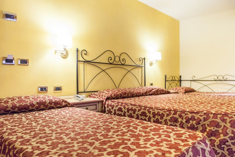 Benivieni Hotel Family Room 2