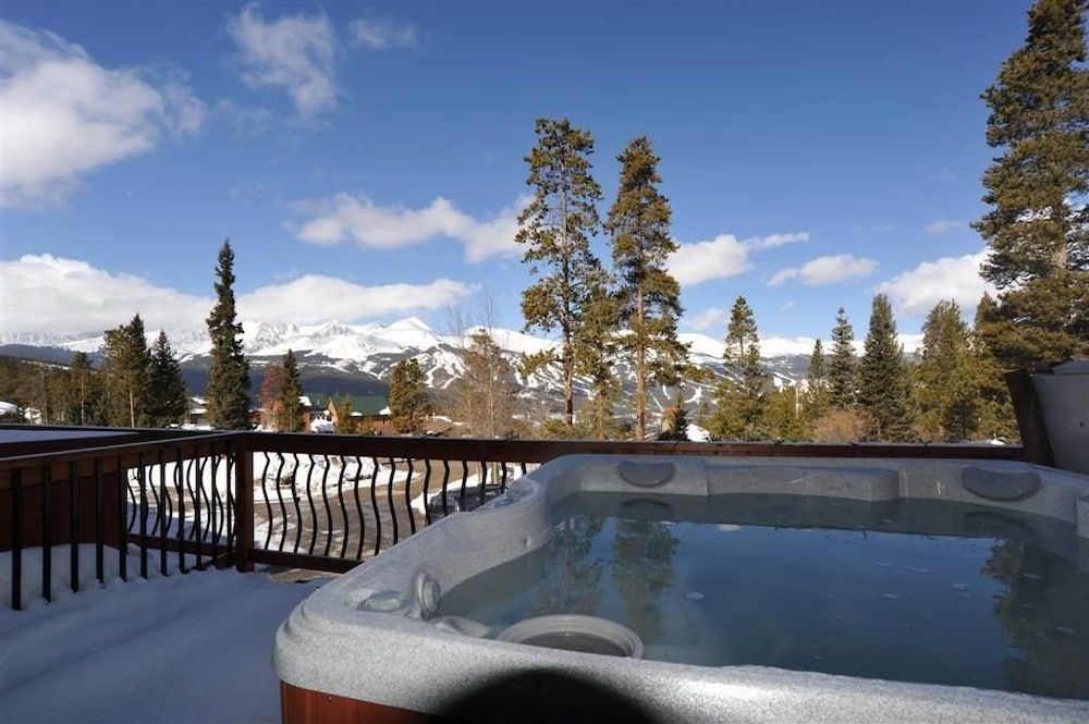 Family Townhome, 3 Bedrooms, Hot Tub, Mountain View