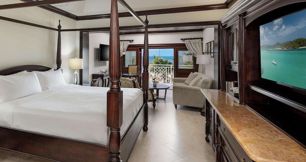 Sundowner Beachfront Penthouse One Bedroom Butler Suite