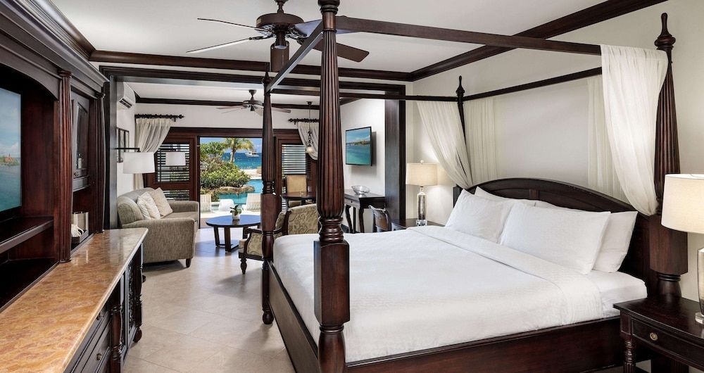 Sundowner Swim up Beachfront One Bedroom Butler Suite