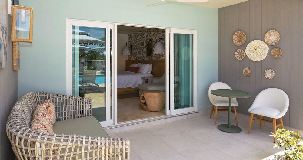 Luxury Room, 1 Bedroom, Pool View (Sunset Bluff Poolside Walkout Clb Lvl)