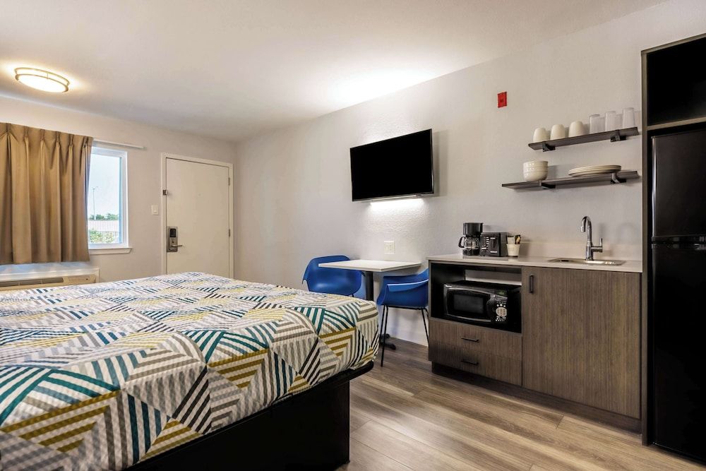 Standard Room, 1 King Bed, Non Smoking