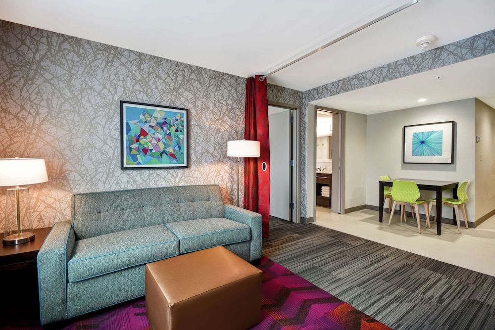 Suite, 1 King Bed, Accessible (Hearing)