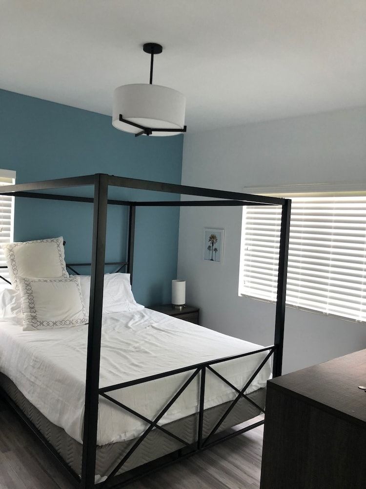 Luxury House, 4 Bedrooms, Non Smoking, Pool View