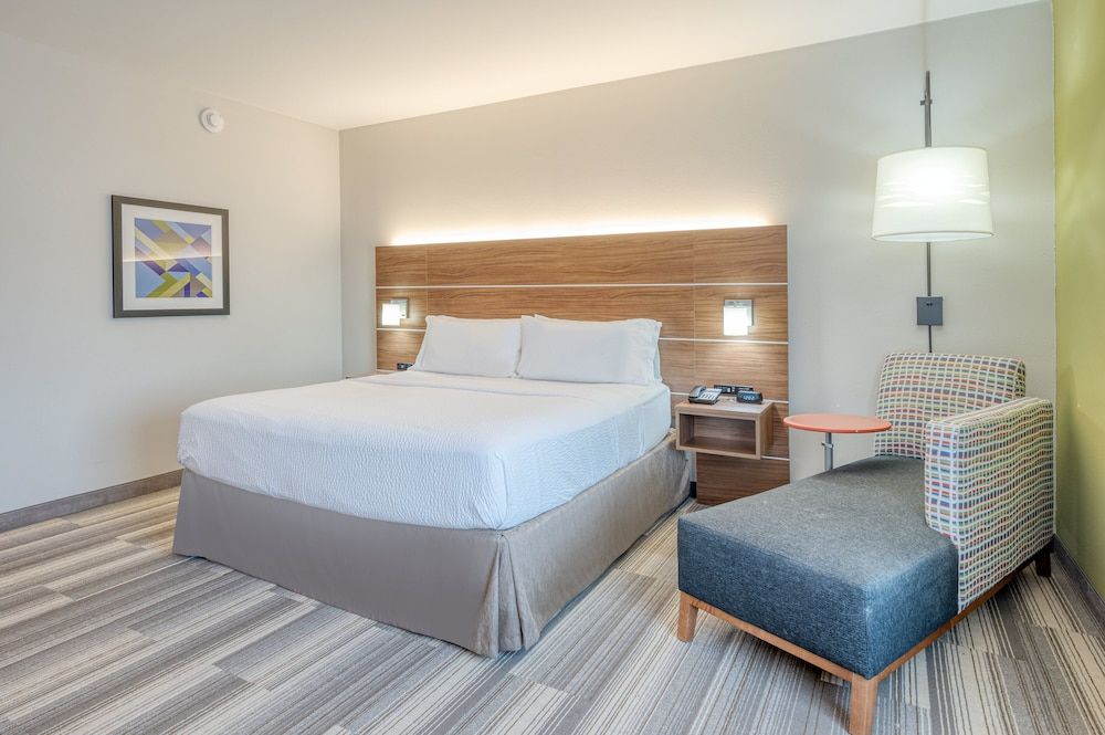 Standard Room, 1 King Bed