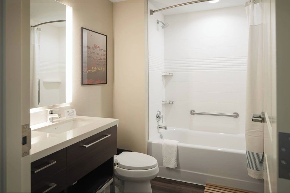 Studio, 2 Queen Beds (Hearing Accessible)
