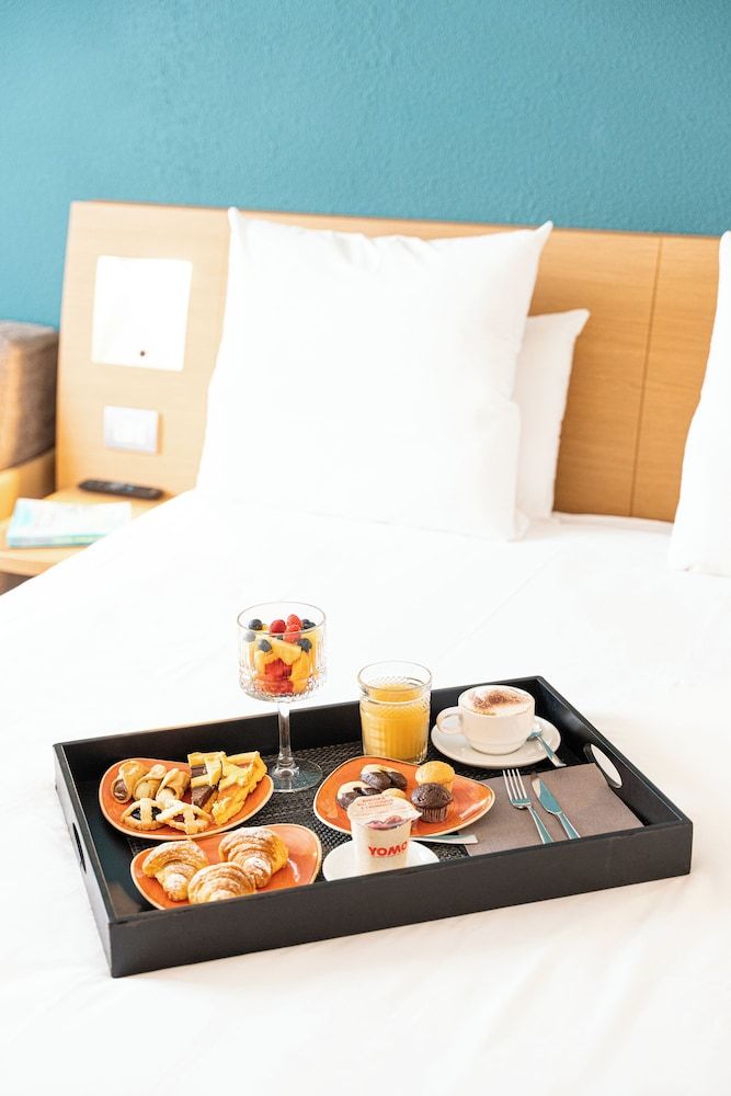 undefined Novotel Roma Est 10