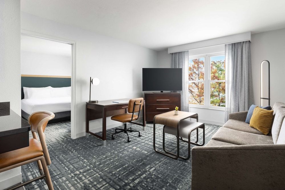 Suite, 1 King Bed, Accessible, Bathtub (Mobility & Hearing)