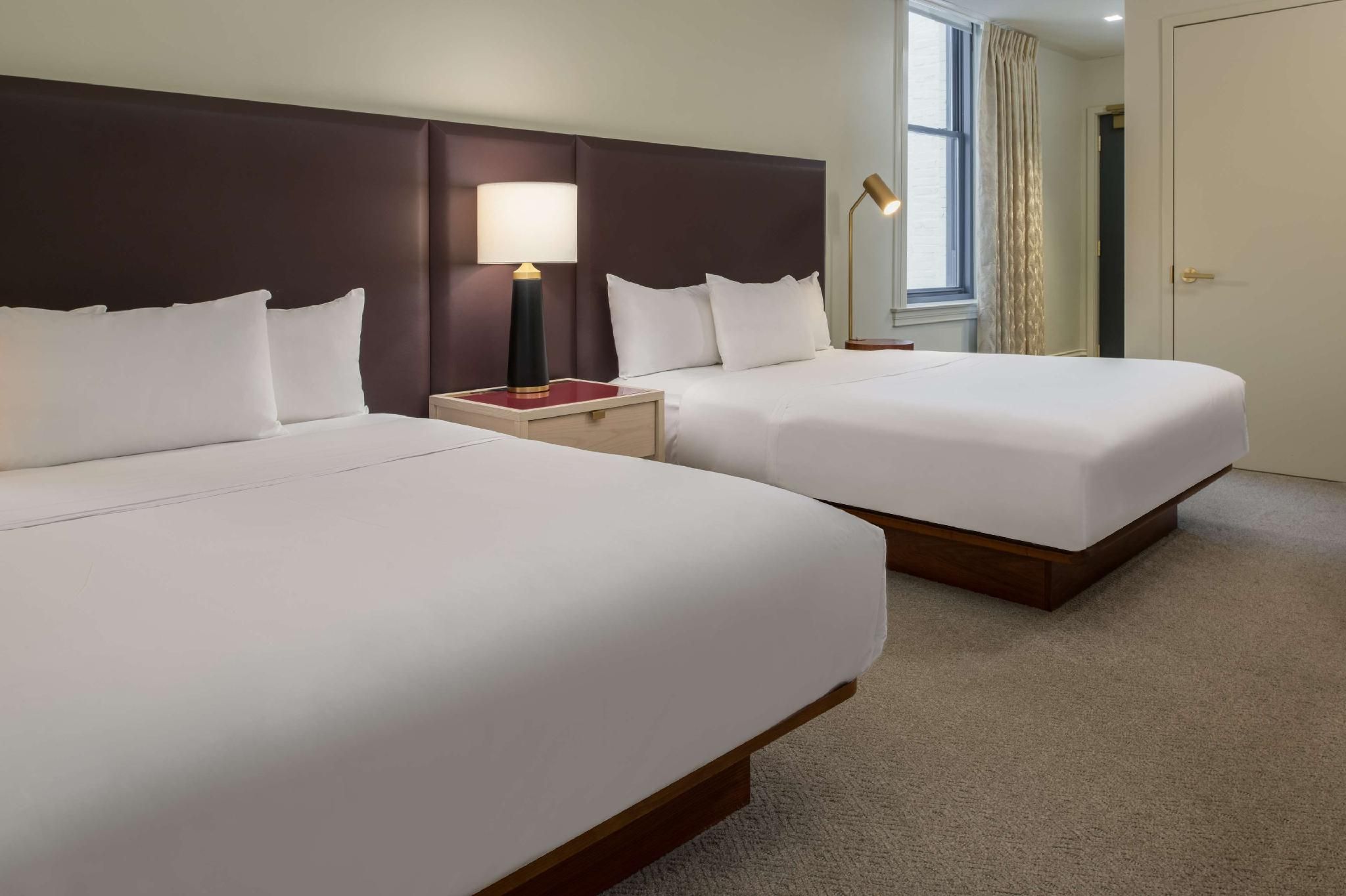 Double Queen Room With City Vw