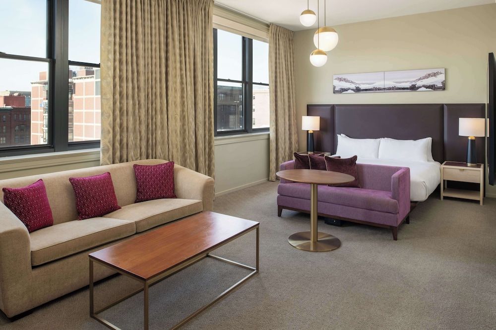 Studio, 1 King Bed, City View