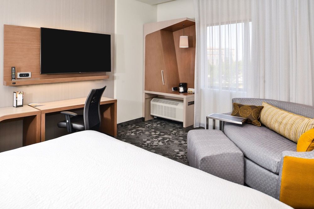 Room, 1 King Bed, Non Smoking