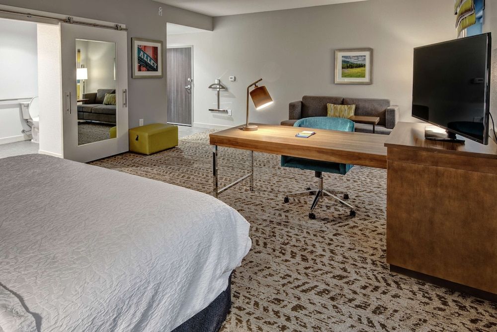 Suite, 1 King Bed, Accessible (Mobility & Hearing, Roll-in Shower)
