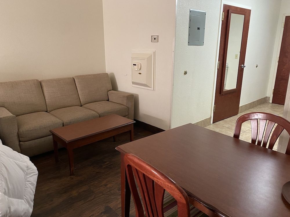 Homestead Apart-Hotel Deluxe Studio, 2 Queen Beds, Kitchenette 5