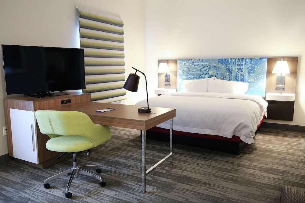 Room, 1 King Bed, Accessible (Roll-In Shower)