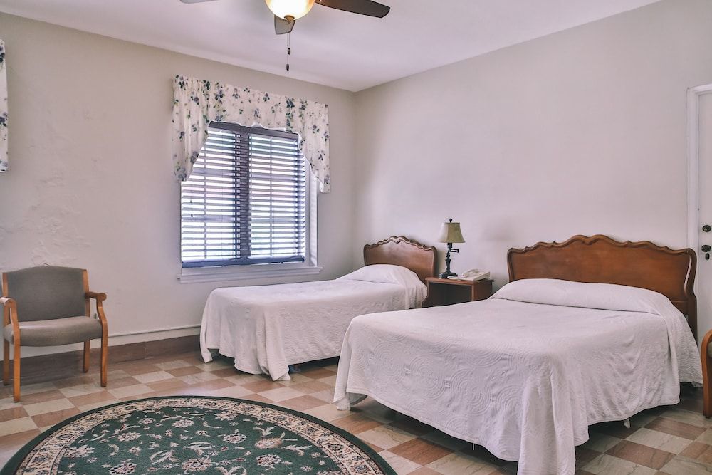 Traditional Double Room, Multiple Beds, Non Smoking