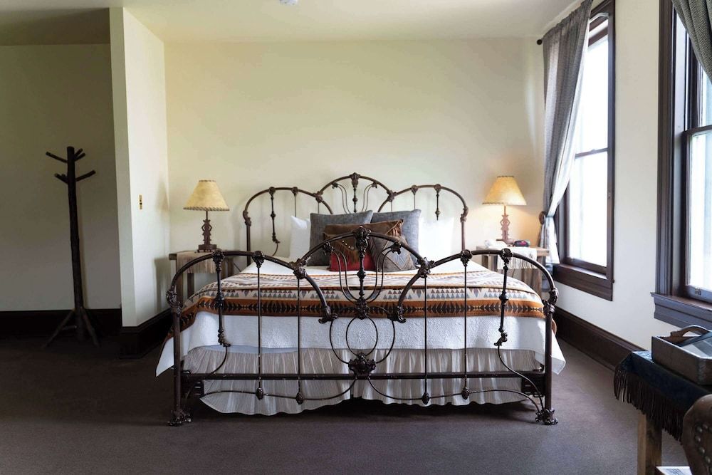 Suite, 1 King Bed, Non Smoking