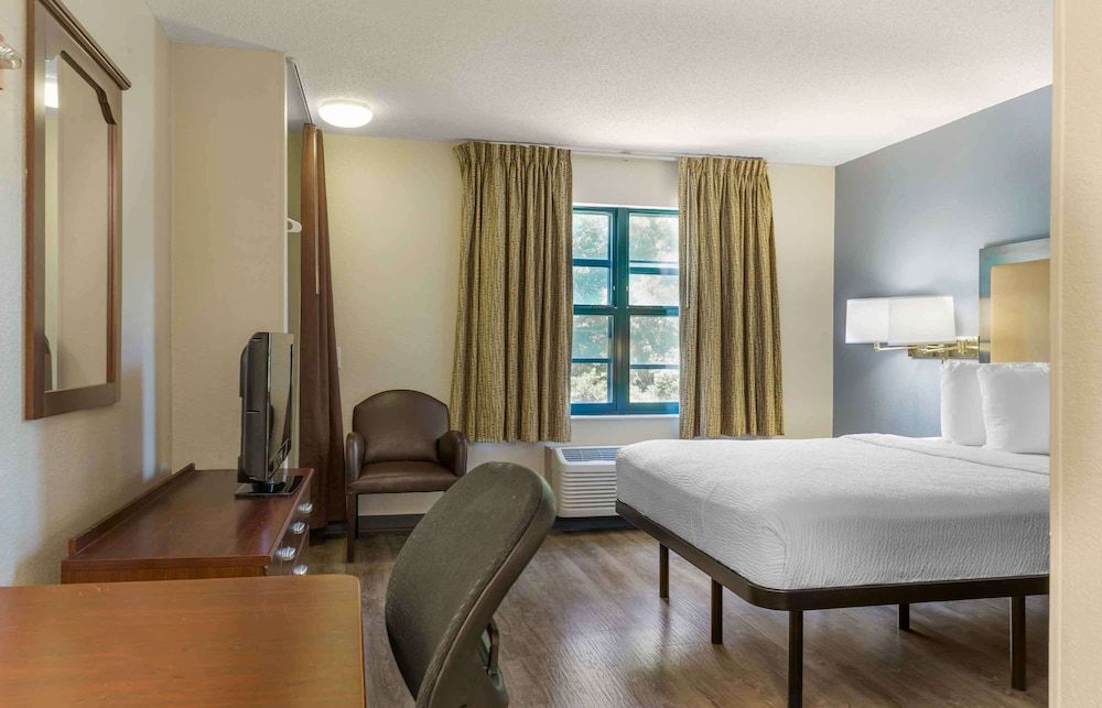 Extended Stay America Suites Foxboro Norton Studio, 1 Queen Bed, Accessible, Non Smoking