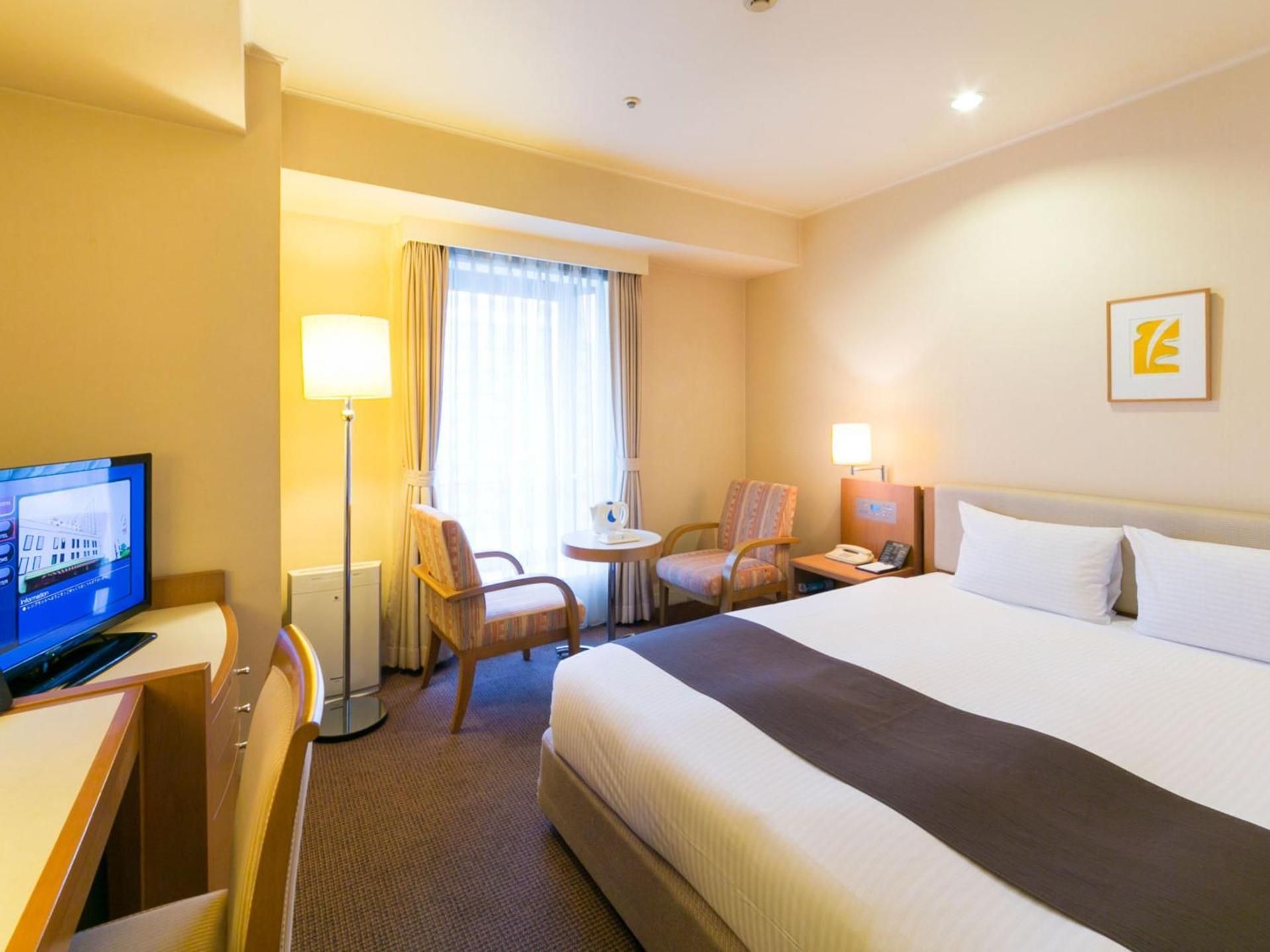 Small Double Bed Smoking