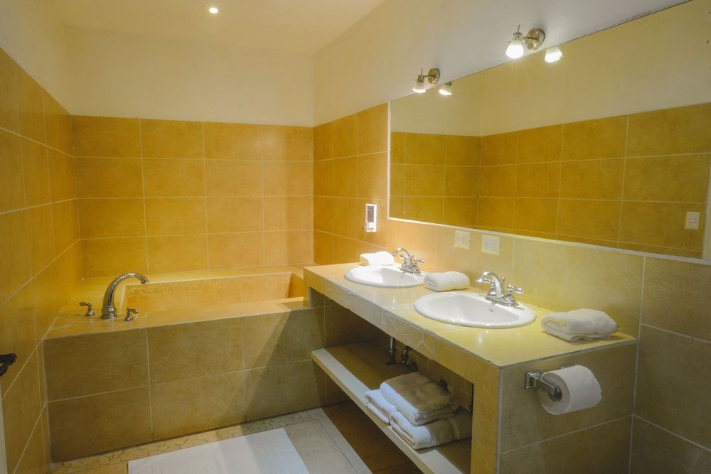 Hotel Luisiana Suite 8