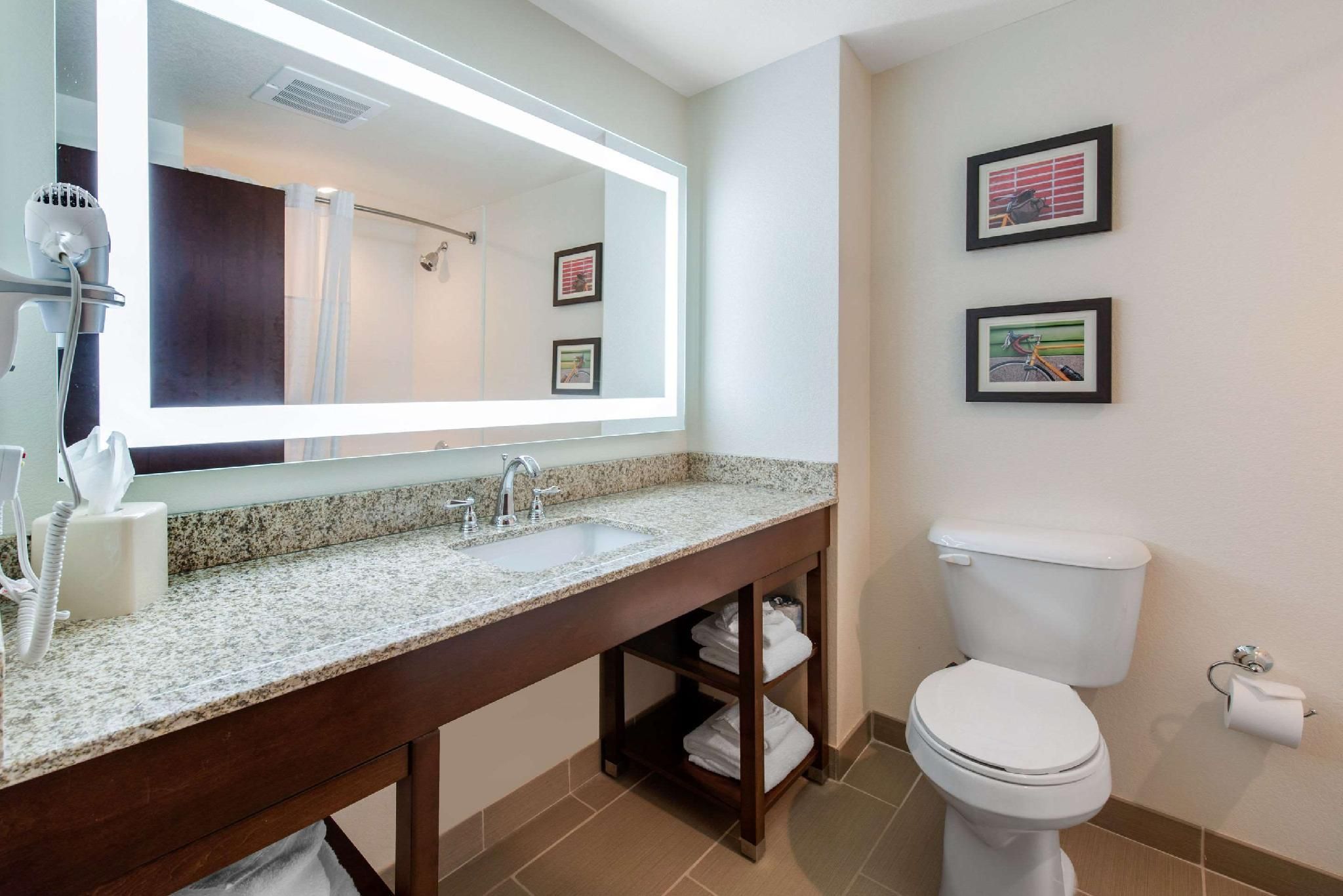 2 Queen Beds, Suite, Nonsmoking