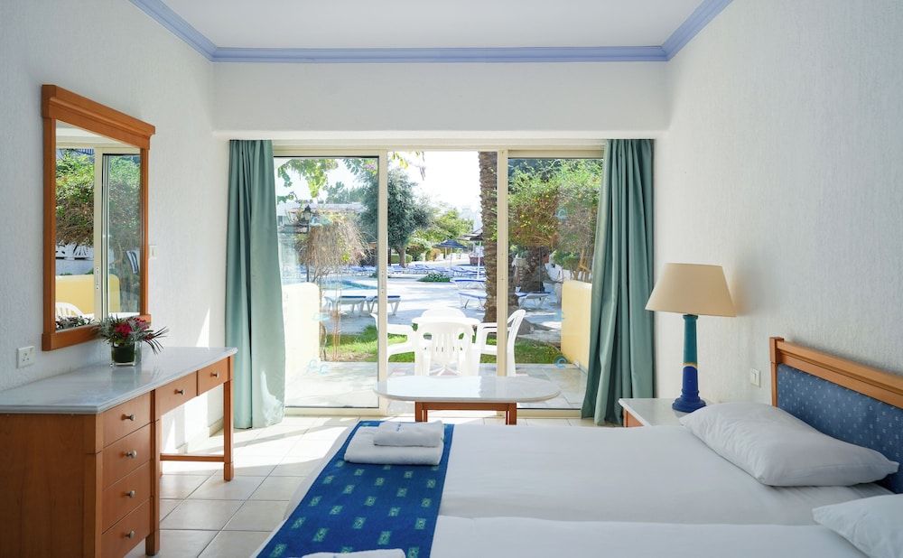 Paphos Gardens Holiday Resort Studio (Apartment) 4